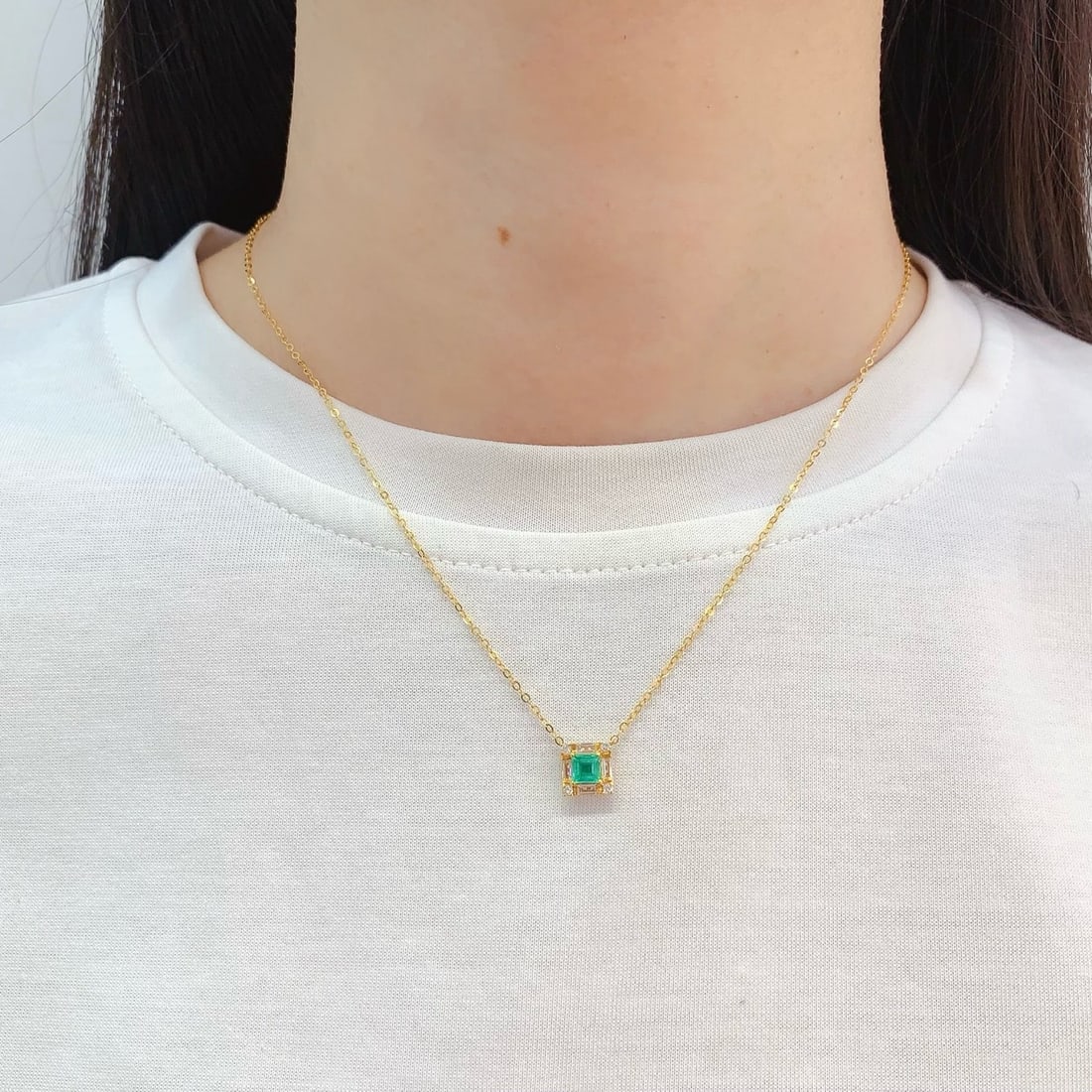 14k Gold 0.75 Ct Natural Emerald & Diamond & Sapphire Necklace - 6