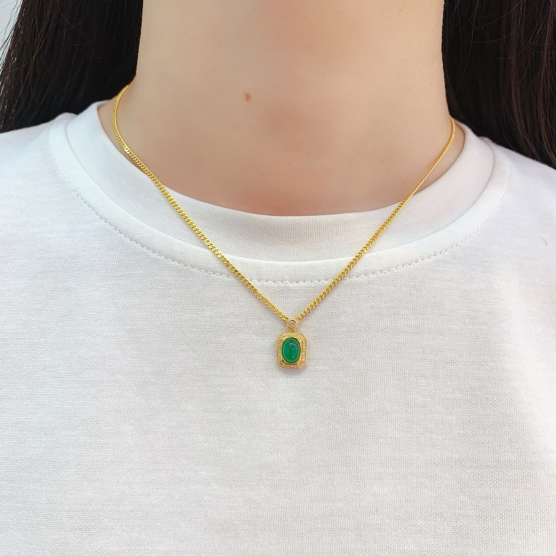 14k Gold 1.3 Ct Natural Emerald & Diamond & Sapphire Necklace - 6