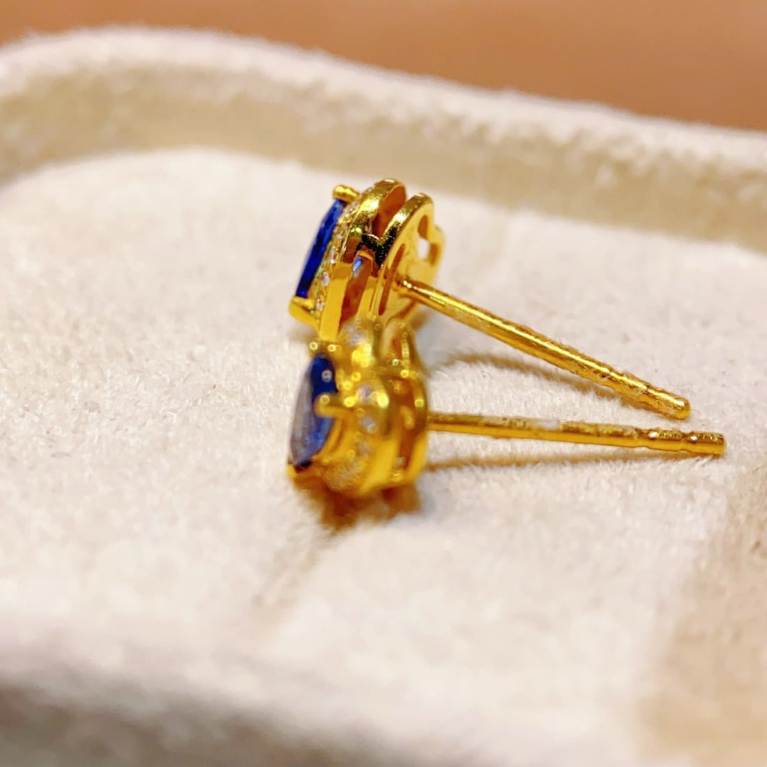 14k Gold 0.5 Ct Natural Sapphire & Diamond Earrings - 5
