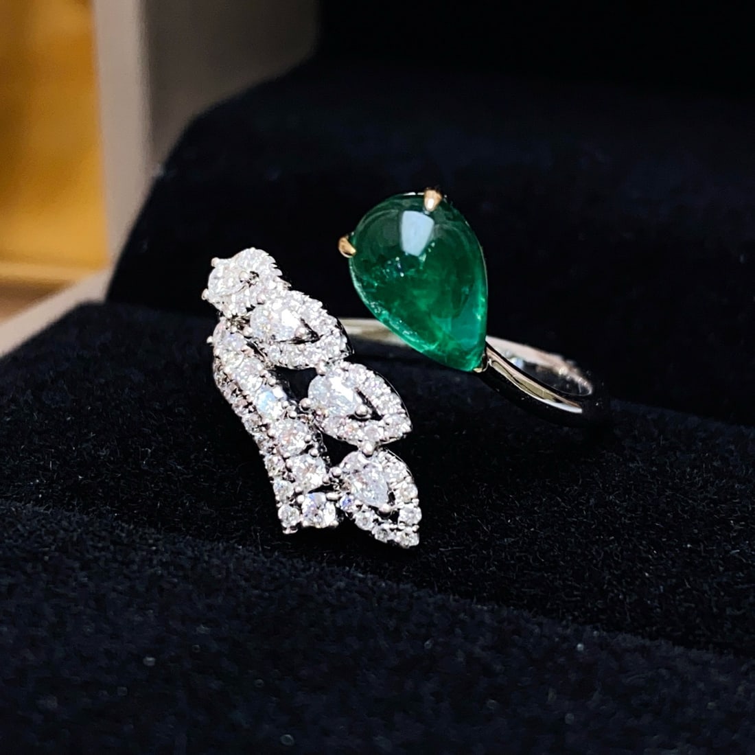 14k Gold 1.35 Ct Natural Emerald & Diamond Ring - 3
