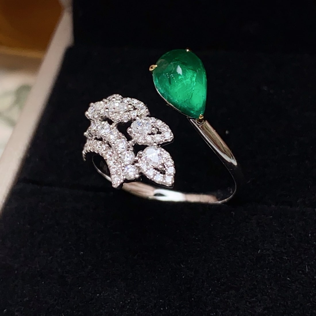 14k Gold 1.35 Ct Natural Emerald & Diamond Ring - 5