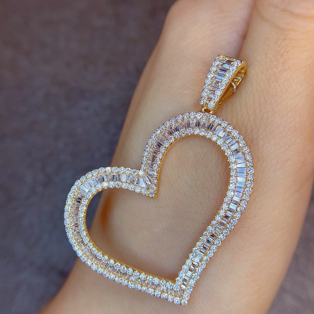 14k Gold 2.87 Ct Natural H Diamond Pendant( Without Chain ): Ref:231180137 // gold content:14k gold // main gemstone:diamond // shape:multiple // carat weight:2. 87ct // clarity grade:vs-si // color:h // treatment:natural // Condition: New Low Estimate:
