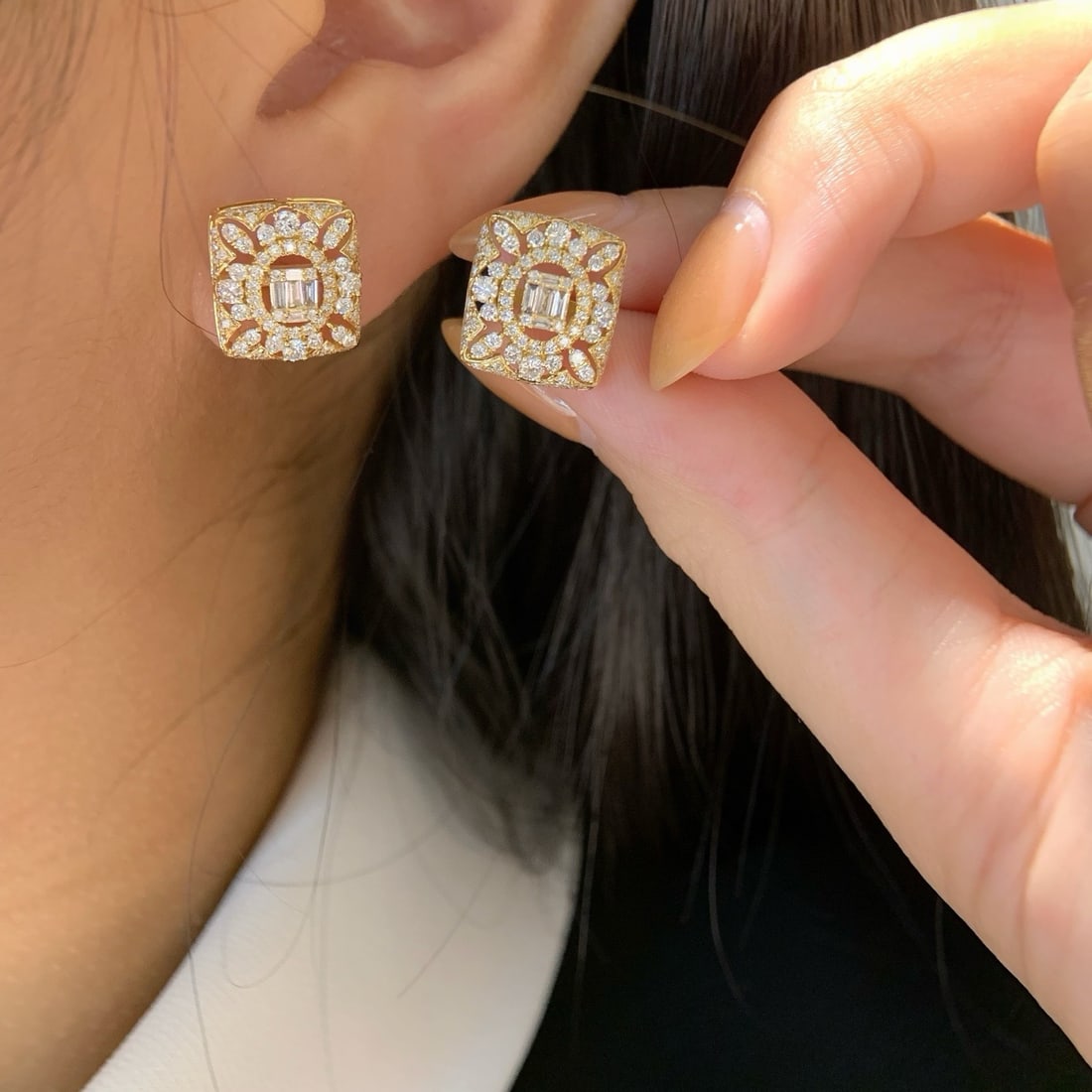 14k Gold 0.96 Ct Natural H Diamond Earrings - 4
