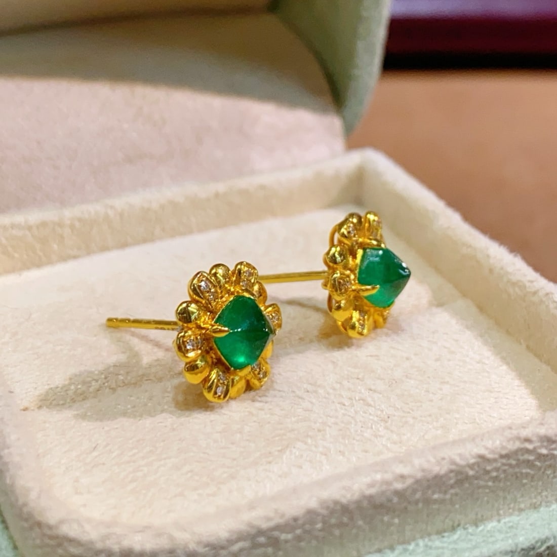 14k Gold 1.25 Ct Natural Emerald & Diamond Earrings - 5