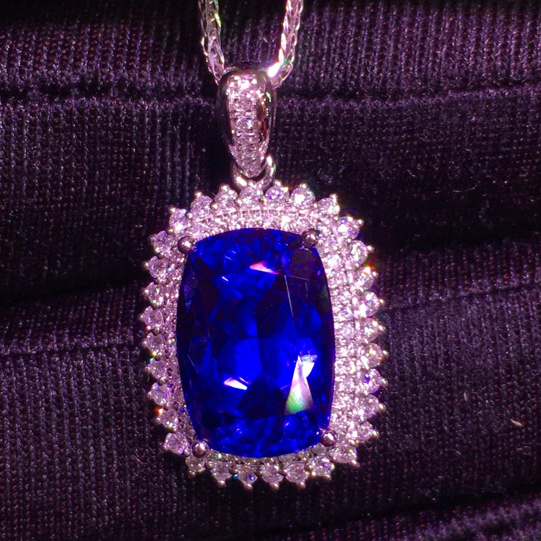 14k Gold 6.5 Ct Natural Tanzanite & Diamond Pendant( Without Chain ) - 4