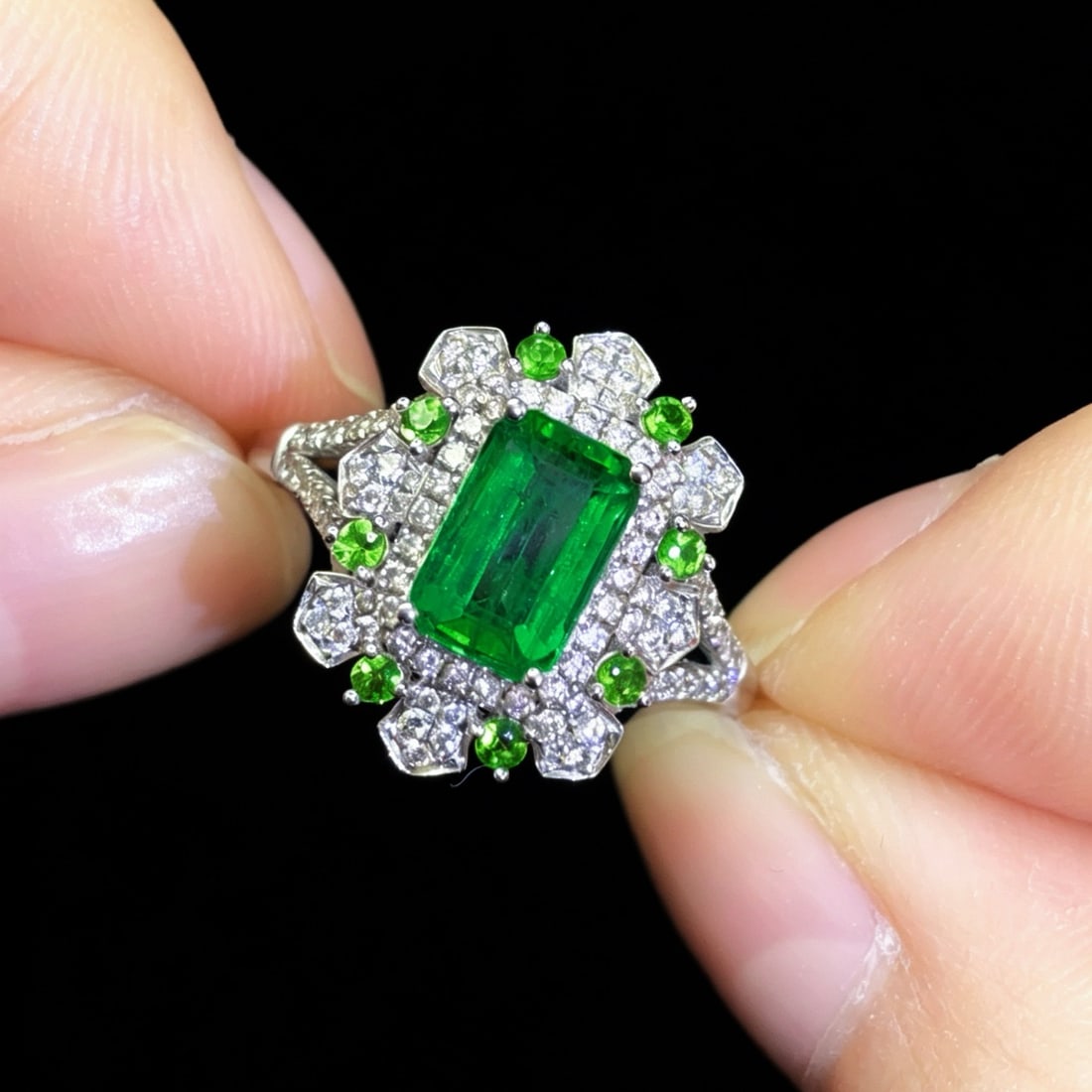 14k Gold 1.23 Ctw Natural Emerald & Diamond Ring - 3