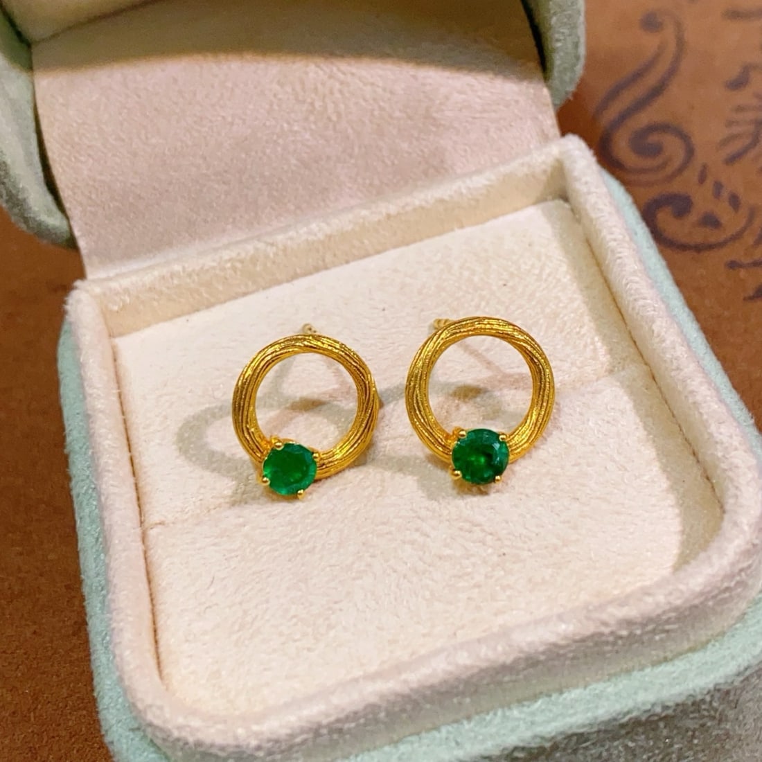 14k Gold 0.6 Ct Natural Emerald Earrings - 5