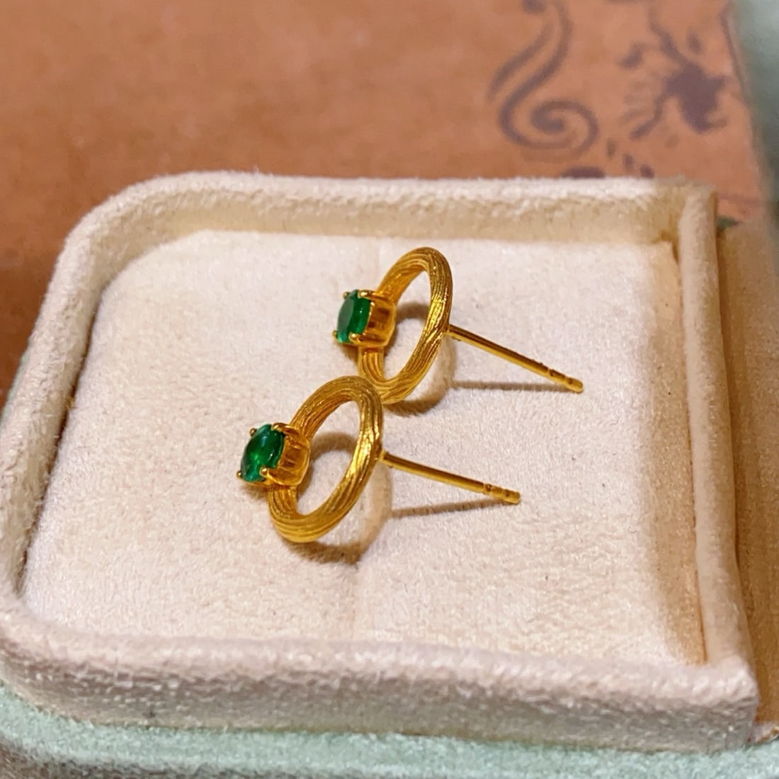 14k Gold 0.6 Ct Natural Emerald Earrings - 6
