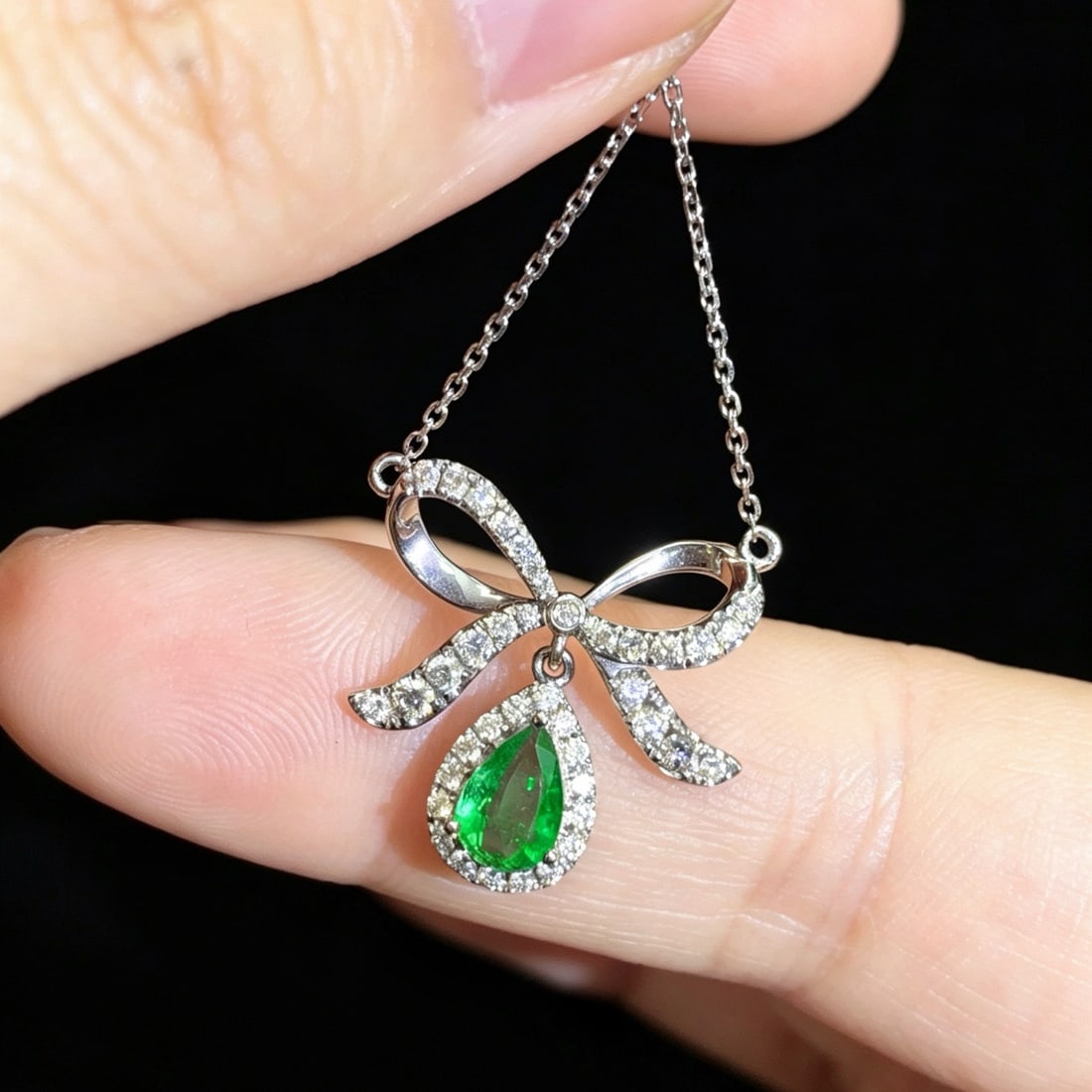 14k Gold 0.81 Ctw Natural Emerald & Diamond Necklace - 2