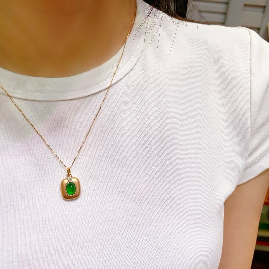14k Gold 0.7 Ct Natural Emerald & Diamond Necklace - 8