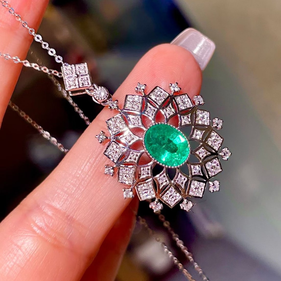 14k Gold 1.79 Ctw Natural Emerald & Diamond Necklace - 2