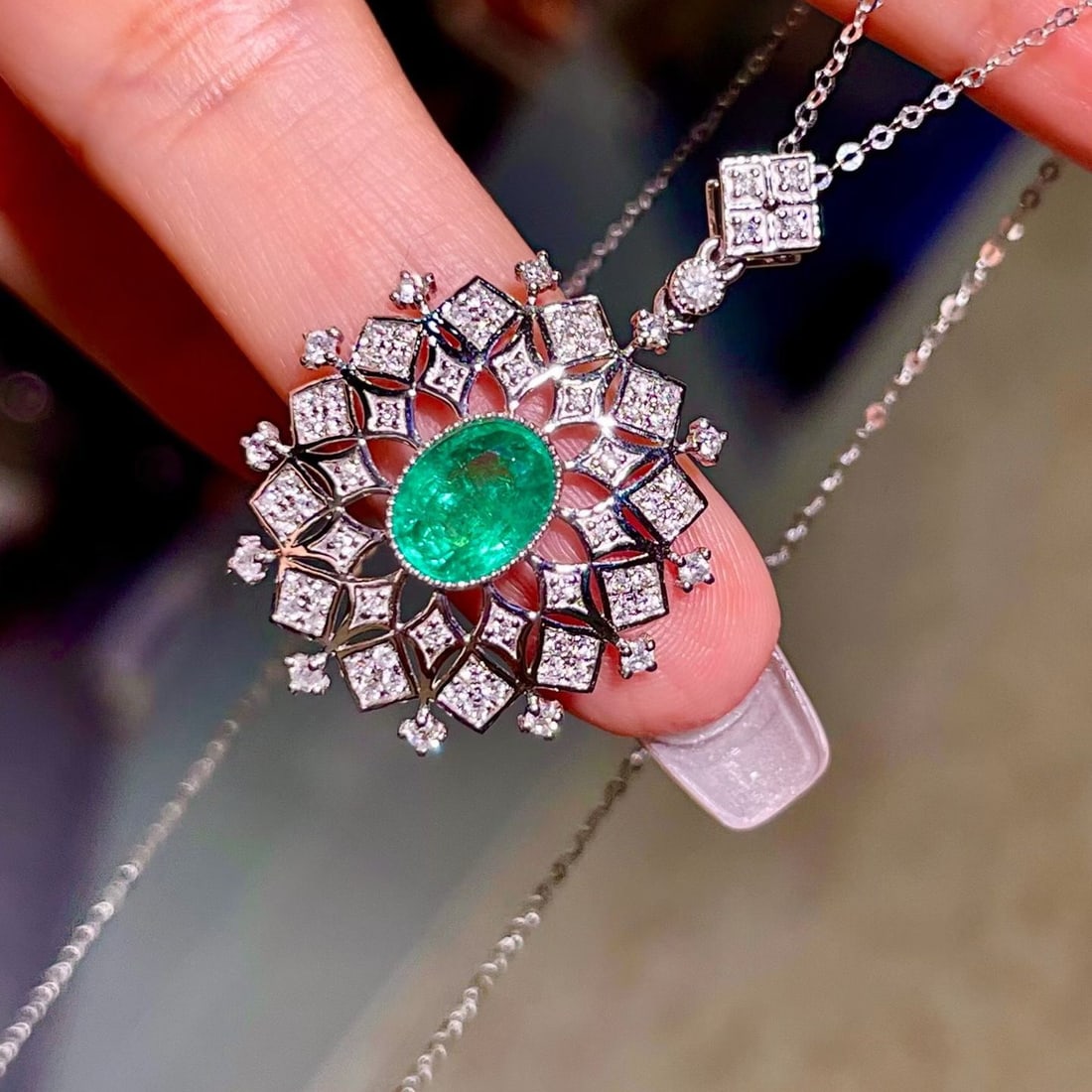 14k Gold 1.79 Ctw Natural Emerald & Diamond Necklace - 3