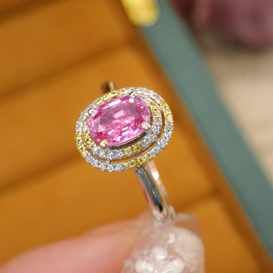 14k Gold 1.25 Ctw Natural Padparadscha Sapphire & Diamond Ring - 3