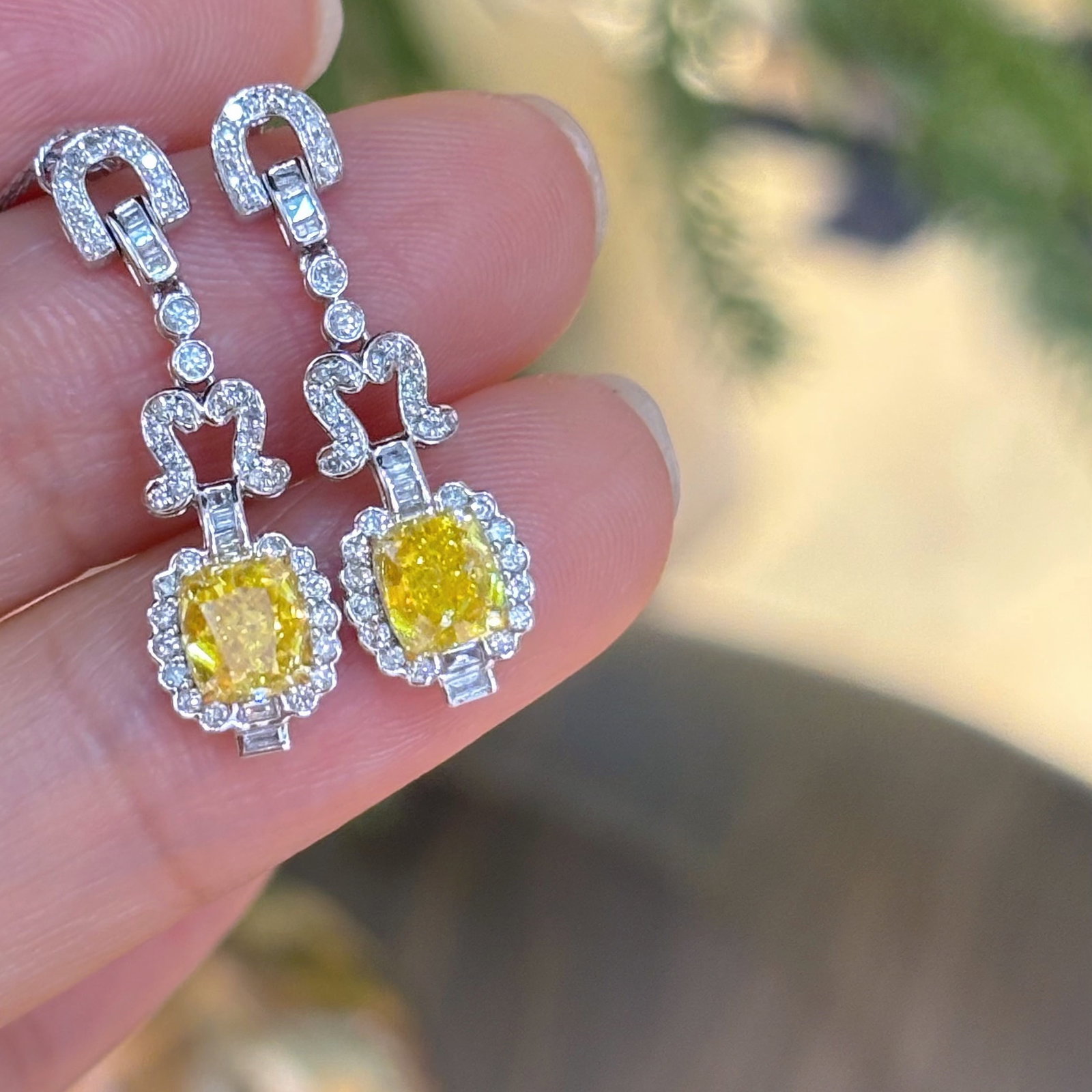 14k Gold 2.02 Ct Natural Yellow Diamond & Diamond Earrings: Ref:231180190 // gold content:14k gold // main gemstone:yellow diamond // shape:cushion // carat weight:2. 02ct // color:yellow // treatment:natural // // adjacent gemstone 2 : diamond // shape:multip