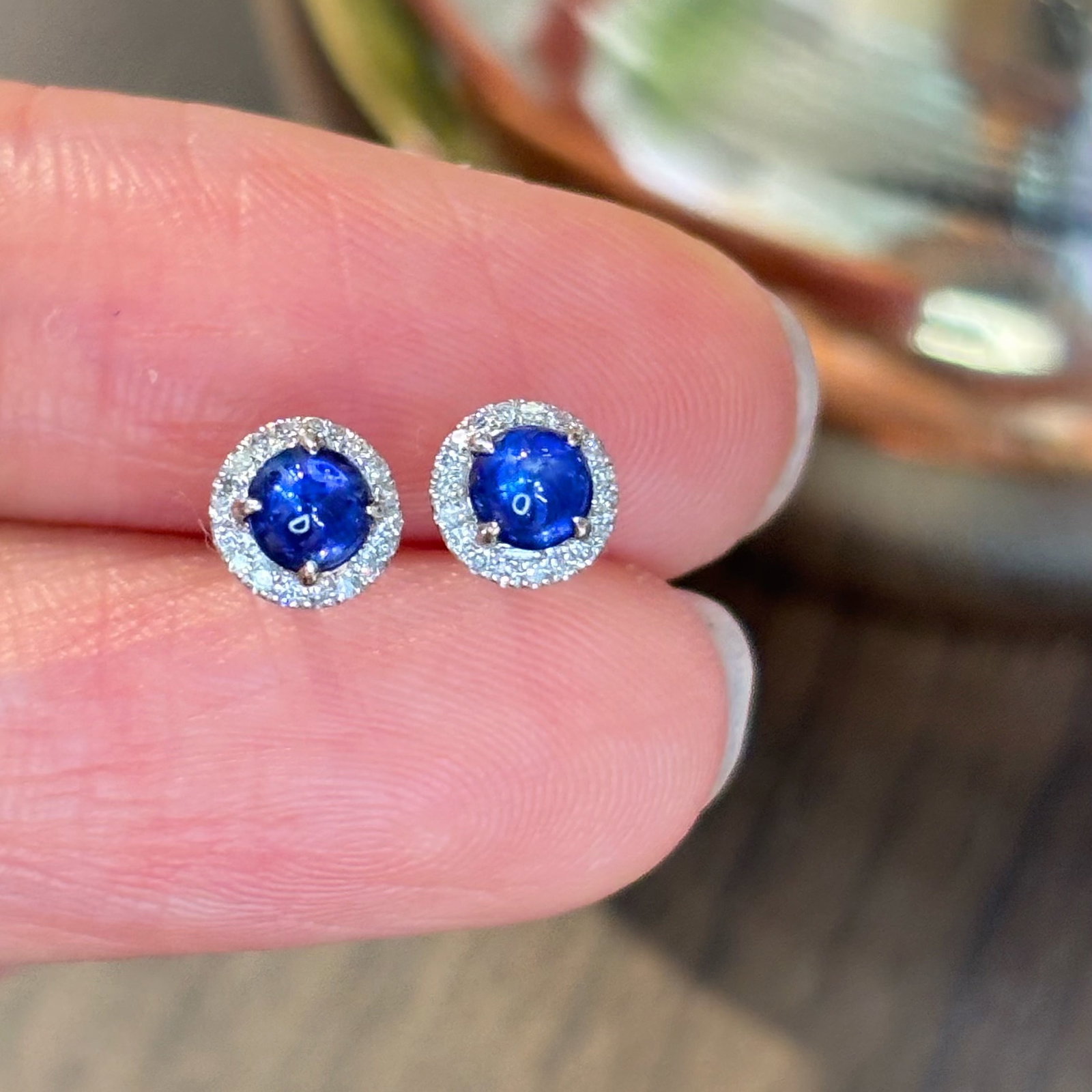 14k Gold 0.6 Ct Natural Sapphire & Diamond Earrings - 4