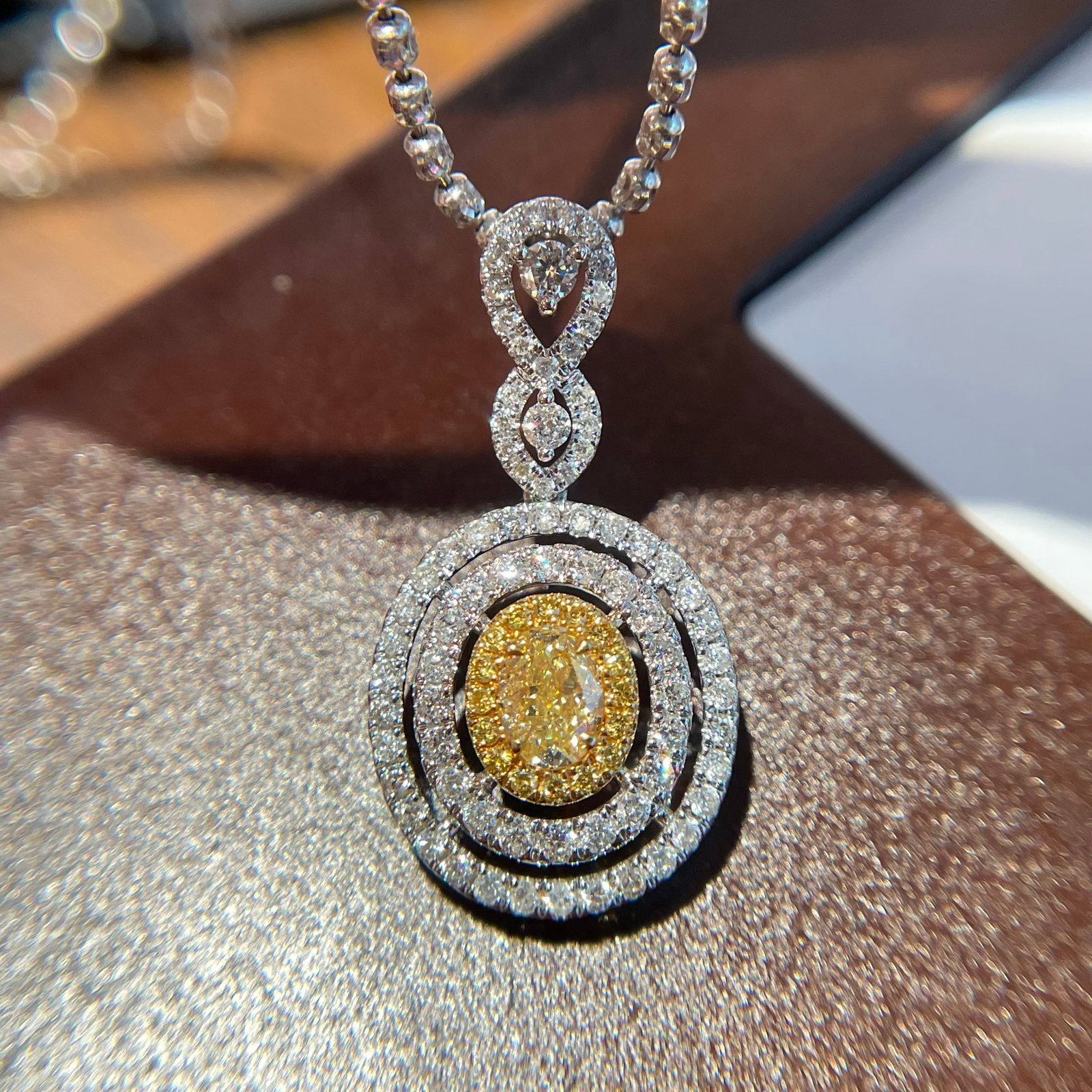 14k Gold 1.02 Ctw Natural Yellow Diamond & Diamond Pendant( Without Chain ): Ref:231180197 // gold content:14k gold // main gemstone:yellow diamond // shape:oval // carat weight:0. 41ct // color:yellow // treatment:natural // // adjacent gemstone 2 : diamond // shape:round // 