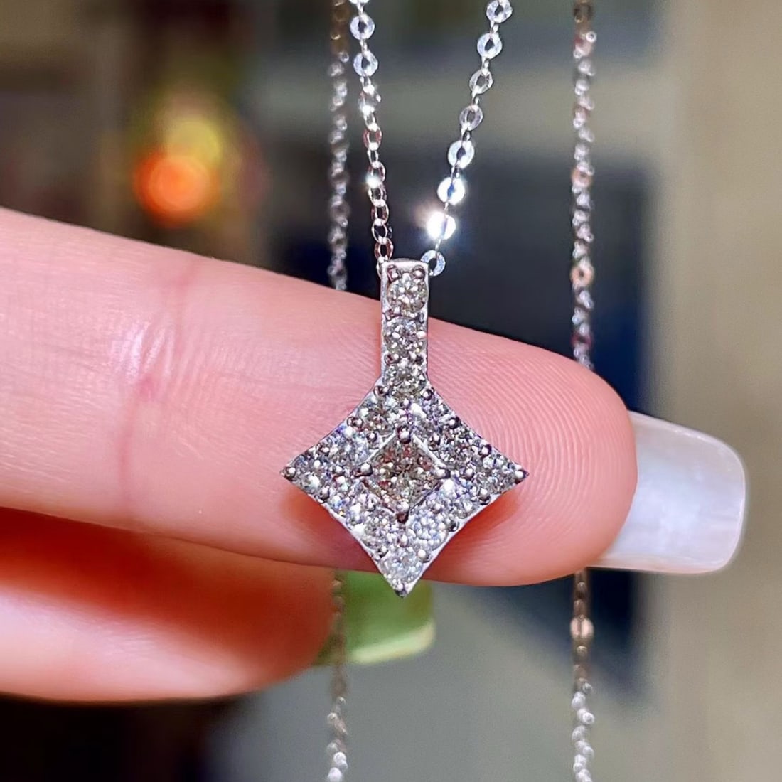 14k Gold 0.50 Ct Natural H Diamond Pendant( Without Chain ): Ref:231180221 // gold content:14k gold // main gemstone:diamond // shape:multiple // carat weight:0. 50ct // clarity grade:vs-si // color:h // treatment:natural // Condition: New Low Estimate: