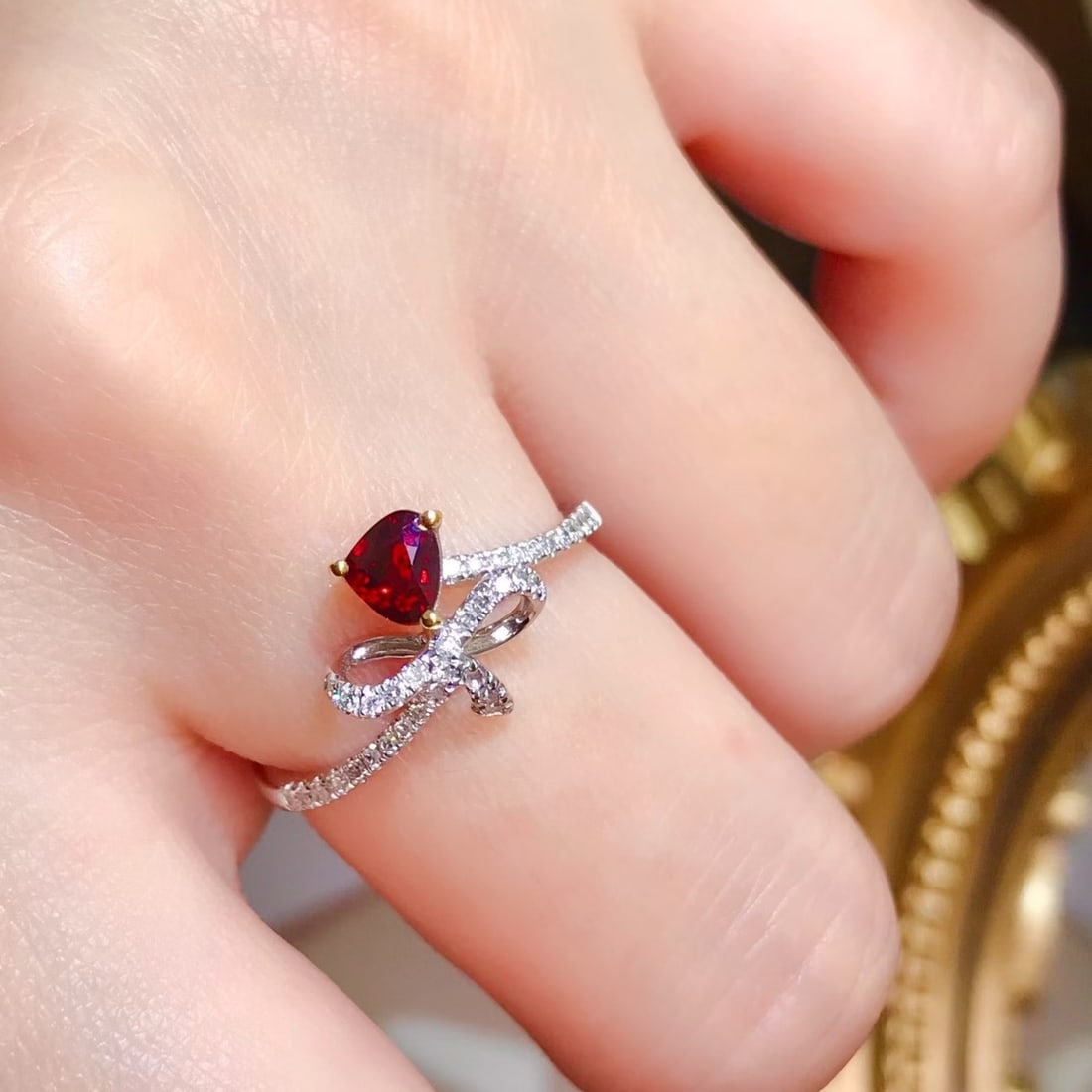 14k Gold 0.74 Ctw Natural Ruby & Diamond Ring - 4
