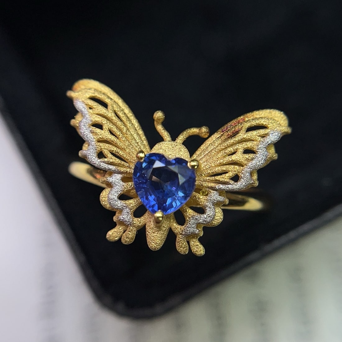14k Gold 0.65 Ct Natural Sapphire Ring: Ref:231180232 // gold content:14k gold // ring size:7. 25us // // main gemstone:sapphire // shape:heart // carat weight:0. 65ct // color:blue // treatment:natural // Condition: New Low Estimate: