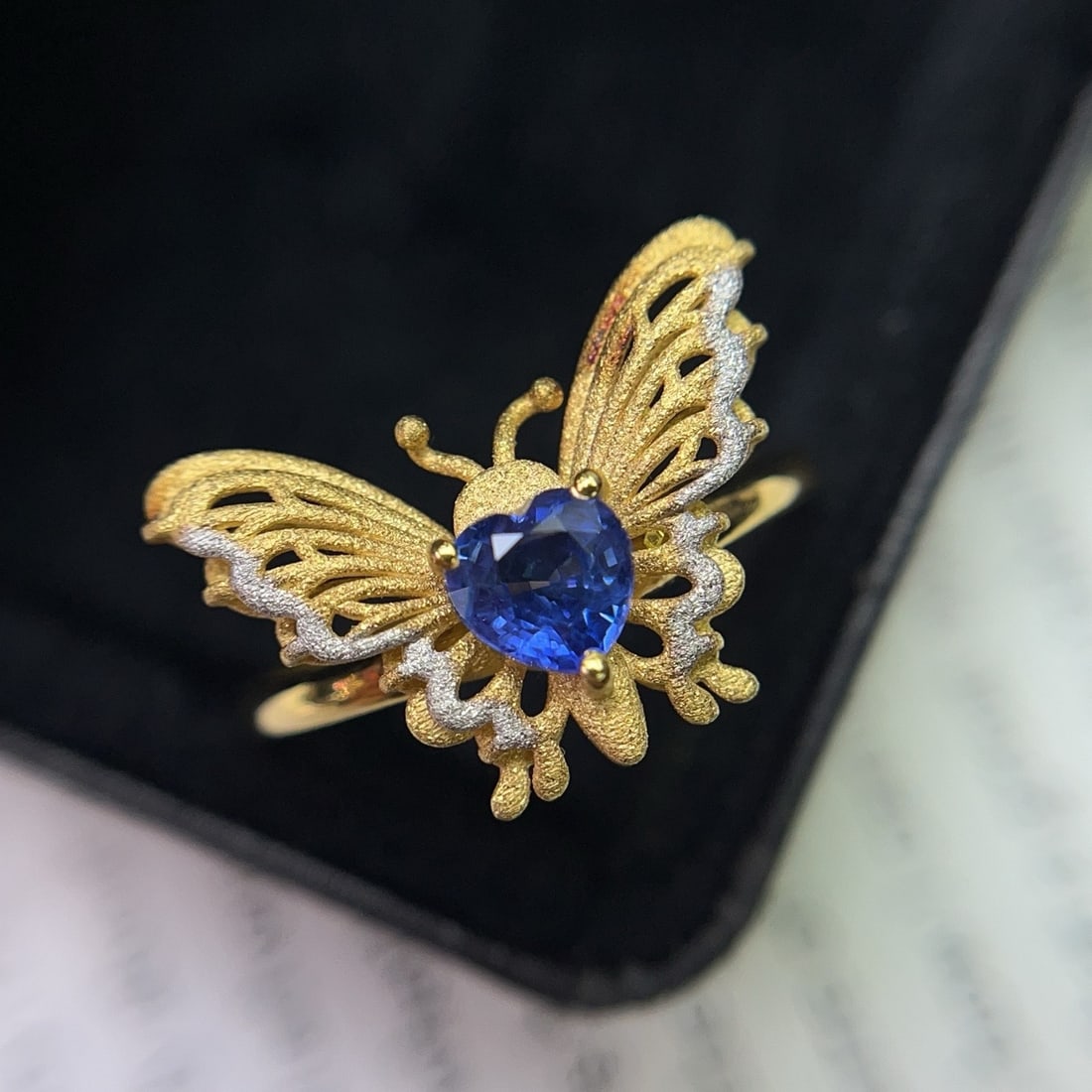 14k Gold 0.65 Ct Natural Sapphire Ring - 3