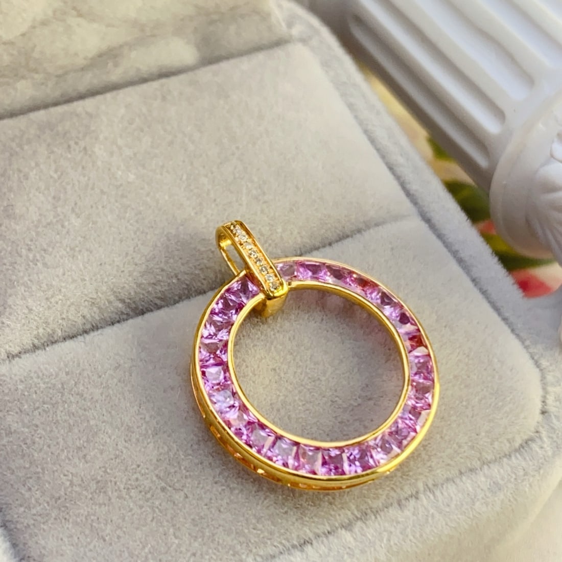 14k Gold 3.00 Ct Natural Sapphire & Diamond Pendant( Without Chain ): Ref:231180236 // gold content:14k gold // main gemstone:sapphire // shape:princess // carat weight:3. 00ct // color:pink // treatment:natural // // adjacent gemstone 2 : diamond // number of stones:9