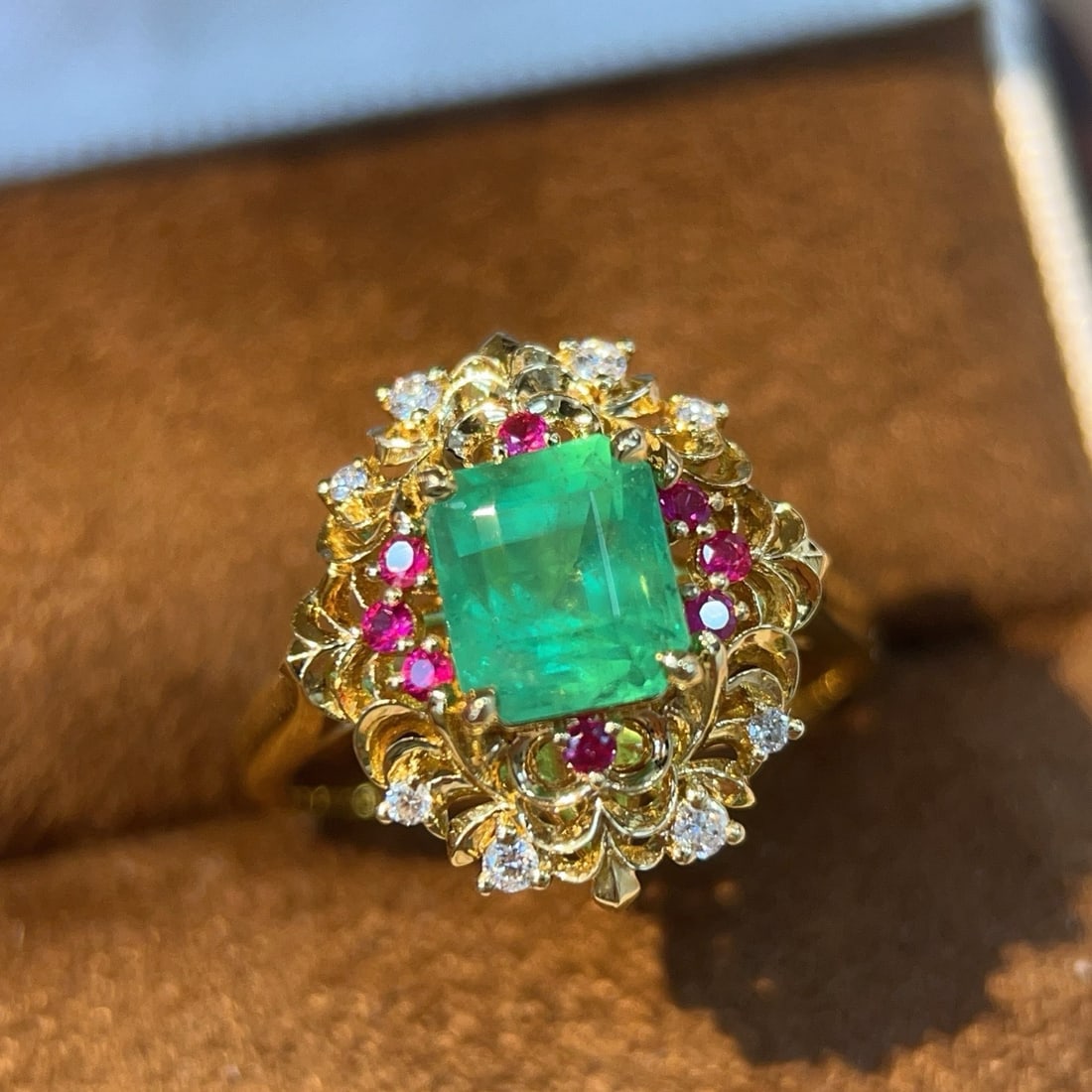 14k Gold 1.36 Ctw Natural Emerald & Diamond Ring - 3