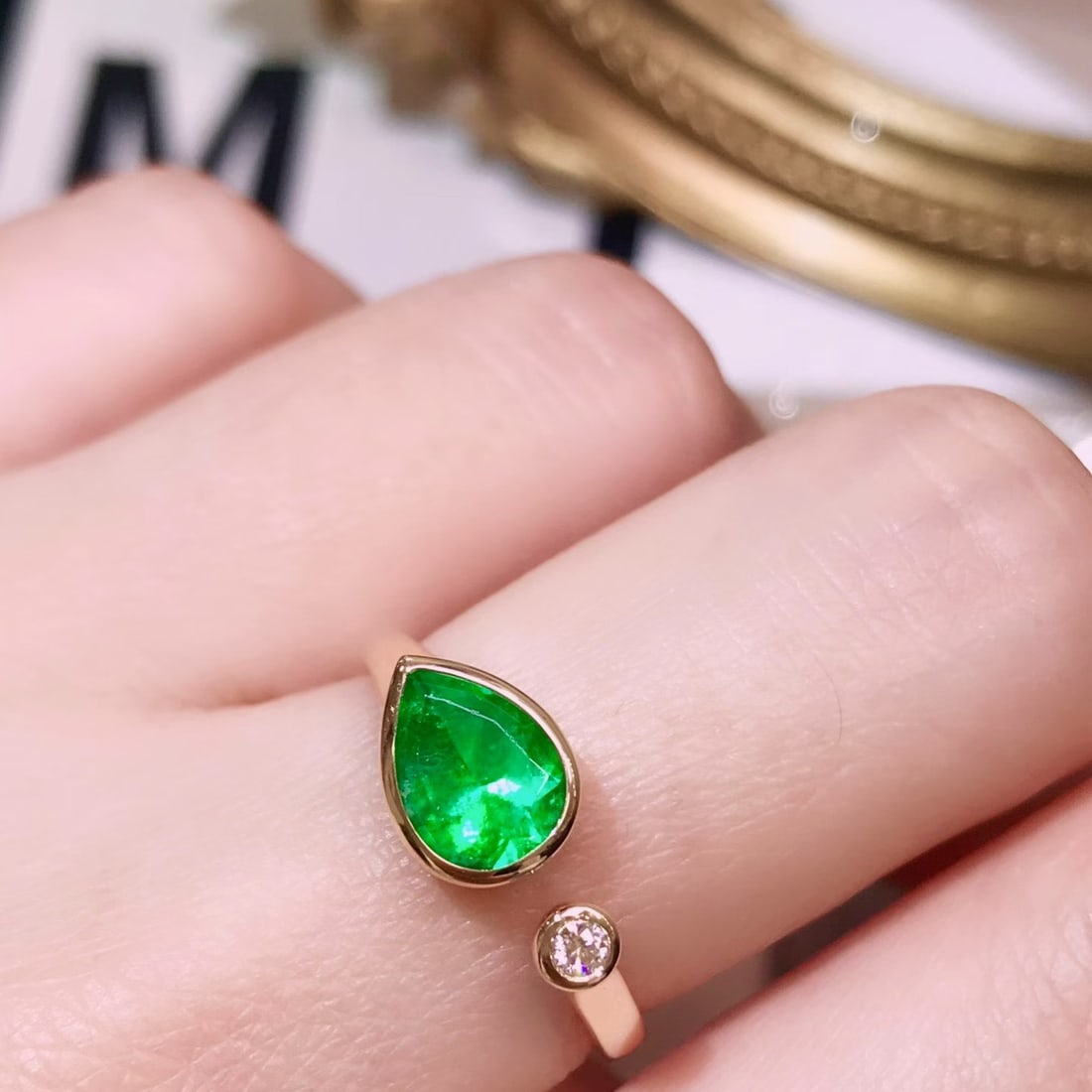 14k Gold 1.05 Ctw Natural Emerald & Diamond Ring - 5