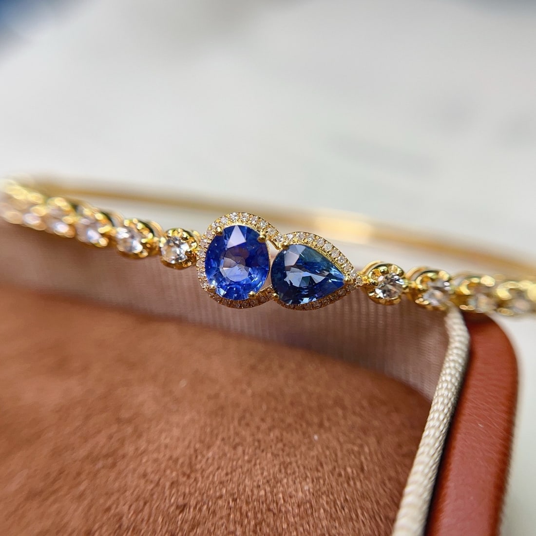 14k Gold 1.80 Ct Natural Sapphire & Diamond & Sapphire Bracelet - 3