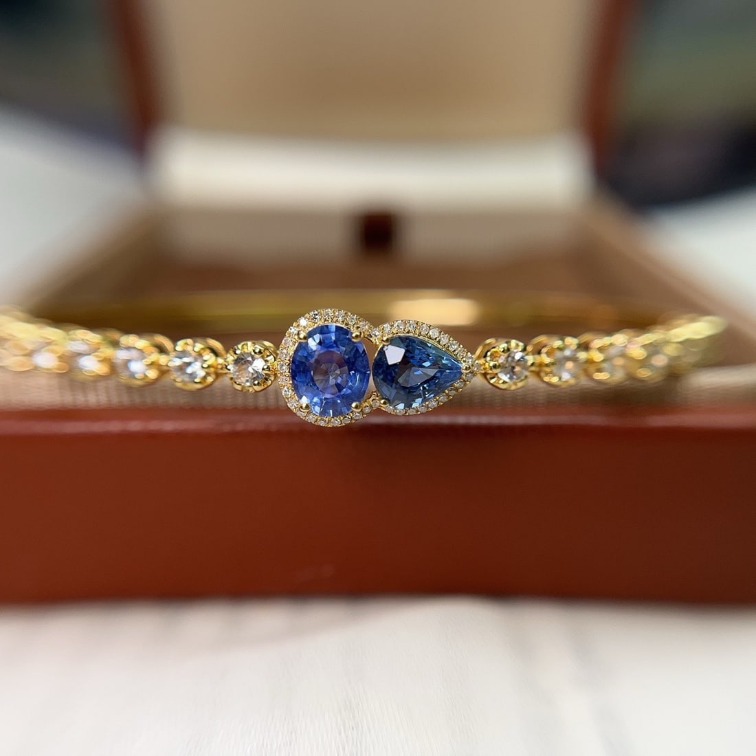 14k Gold 1.80 Ct Natural Sapphire & Diamond & Sapphire Bracelet - 4