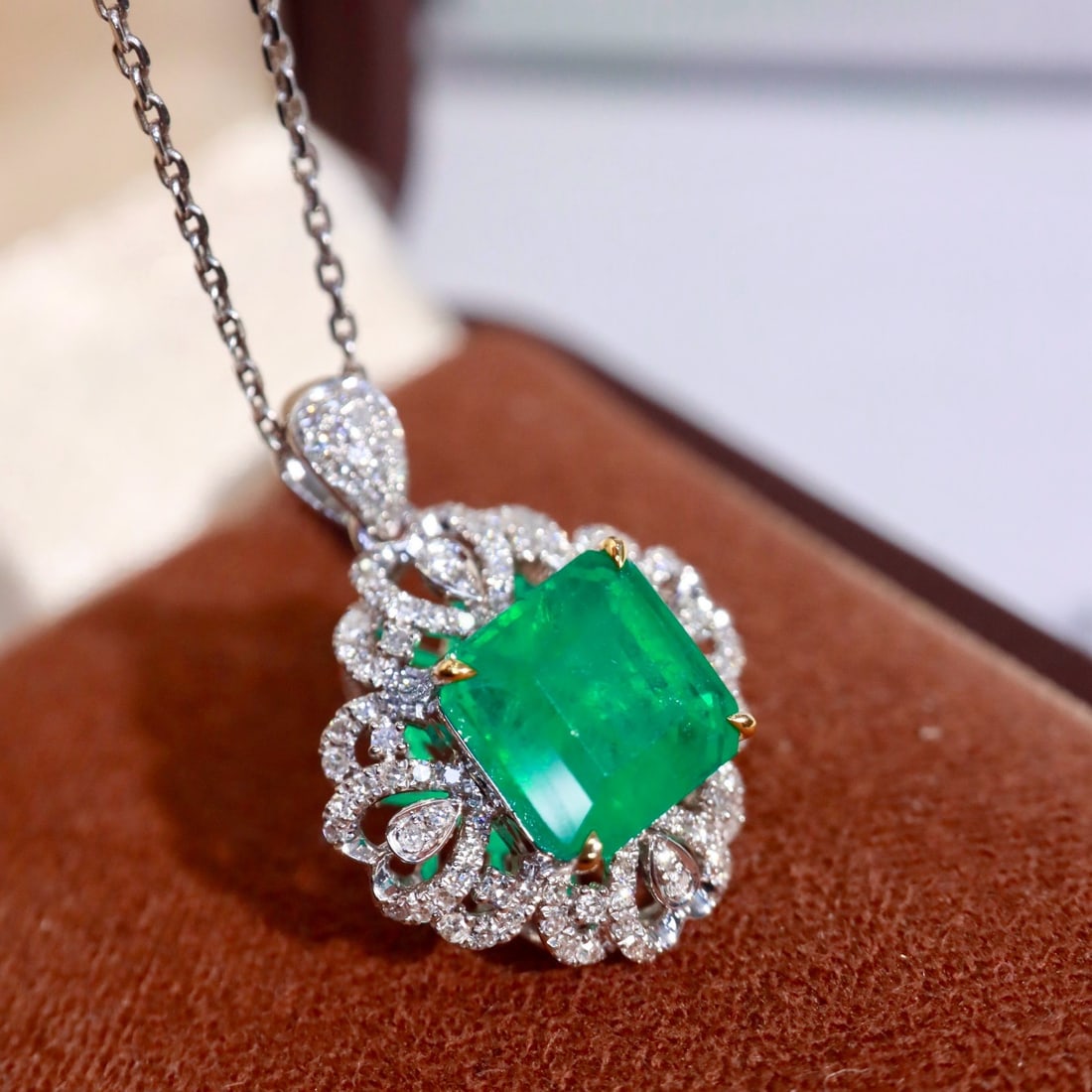 14k Gold 2.76 Ctw Natural Emerald & Diamond Pendant( Without Chain ) - 2