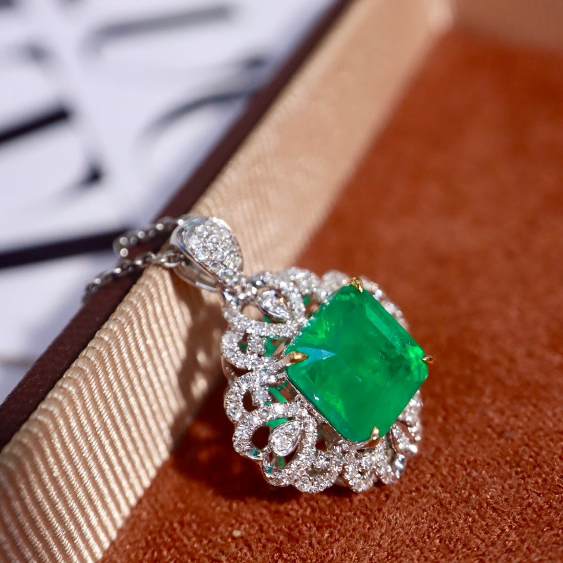 14k Gold 2.76 Ctw Natural Emerald & Diamond Pendant( Without Chain ) - 3
