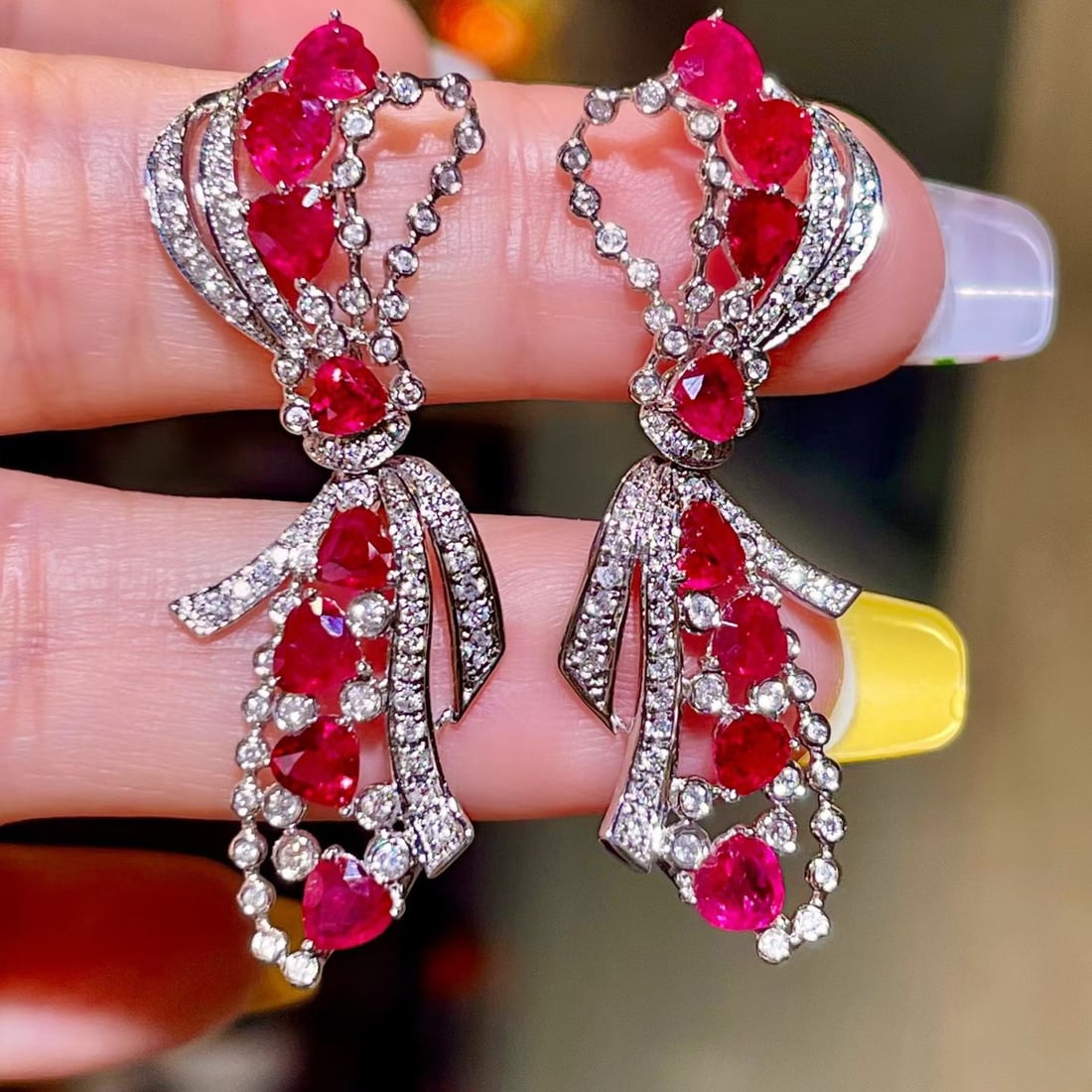 14k Gold 5.50 Ctw Natural Ruby & Diamond Earrings: Ref:231180261 // gold content:14k gold // main gemstone:ruby // shape:heart // carat weight:4. 73ct // color:red // treatment:natural // // adjacent gemstone 2 : diamond // shape:round // carat