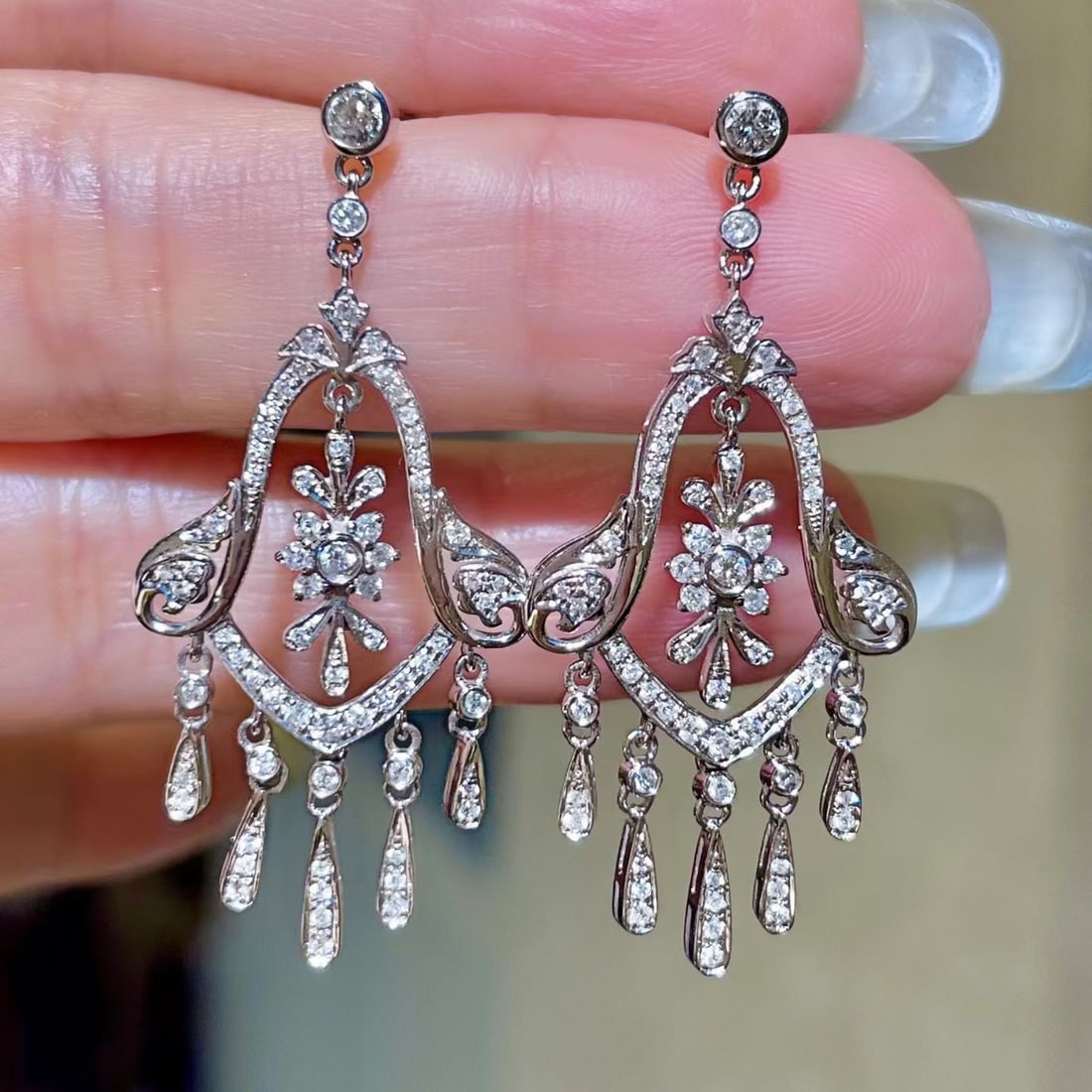 14k Gold 1.06 Ct Natural H Diamond Earrings: Ref:231180264 // gold content:14k gold // main gemstone:diamond // shape:round // carat weight:1. 06ct // clarity grade:vs-si // color:h // treatment:natural // cut grade:g // Condition: New Low