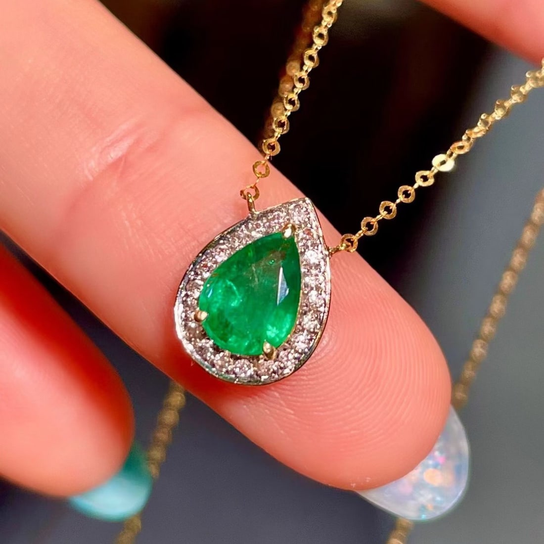 14k Gold 0.86 Ctw Natural Emerald & Diamond Necklace - 3