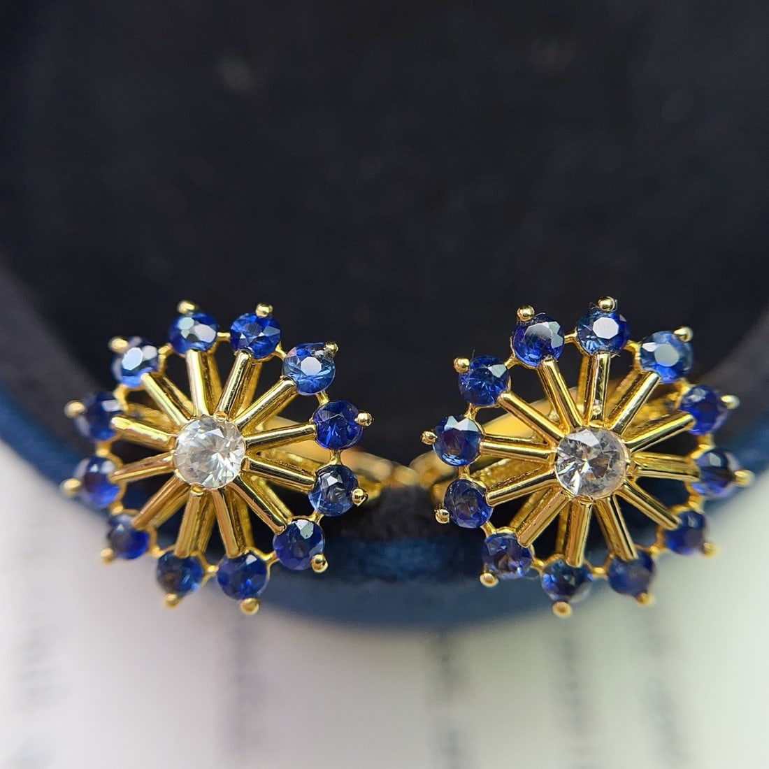 14k Gold 1.58 Ct Natural Sapphire & Sapphire Earrings: Ref:231180283 // gold content:14k gold // main gemstone:sapphire // shape:round // carat weight:1. 58ct // color:blue // treatment:natural // cut grade:g // // adjacent gemstone 2 : sapphire //