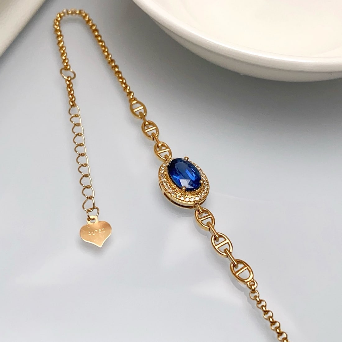14k Gold 1.00 Ct Natural Sapphire & Diamond Bracelet: Ref:231180289 // gold content:14k gold // main gemstone:sapphire // shape:oval // carat weight:1. 00ct // color:blue // treatment:natural // // adjacent gemstone 2 : diamond // number of stones:31 //