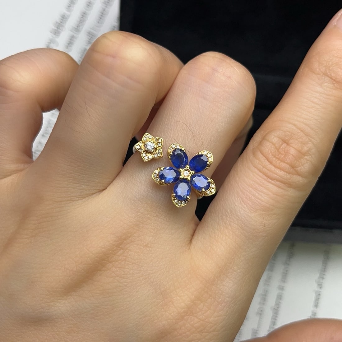 14k Gold 2.00 Ct Natural Sapphire & Diamond & Sapphire & Flowers Ring - 6