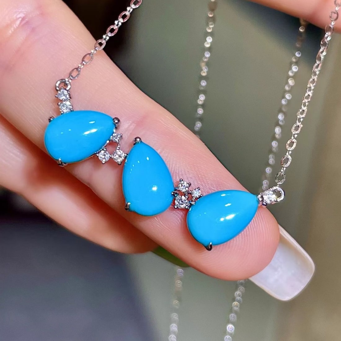 14K GOLD 4.13 CTW NATURAL BLUE TURQUOISE & DIAMOND NECKLACE - 2