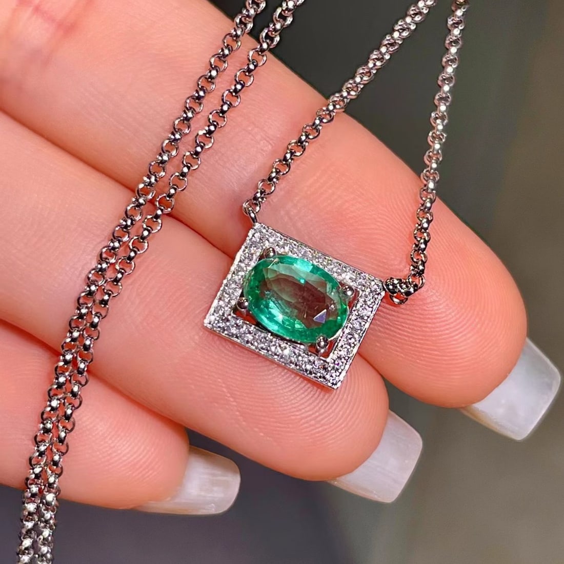 14k Gold 1.13 Ctw Natural Emerald & Diamond Necklace - 3