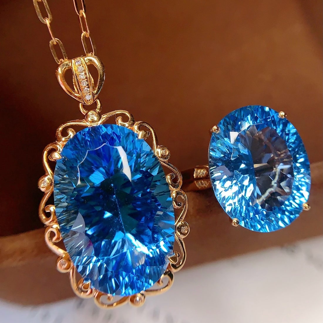 14k Gold 30.90 Ct Natural Topaz & Diamond Jewelry Set - 4