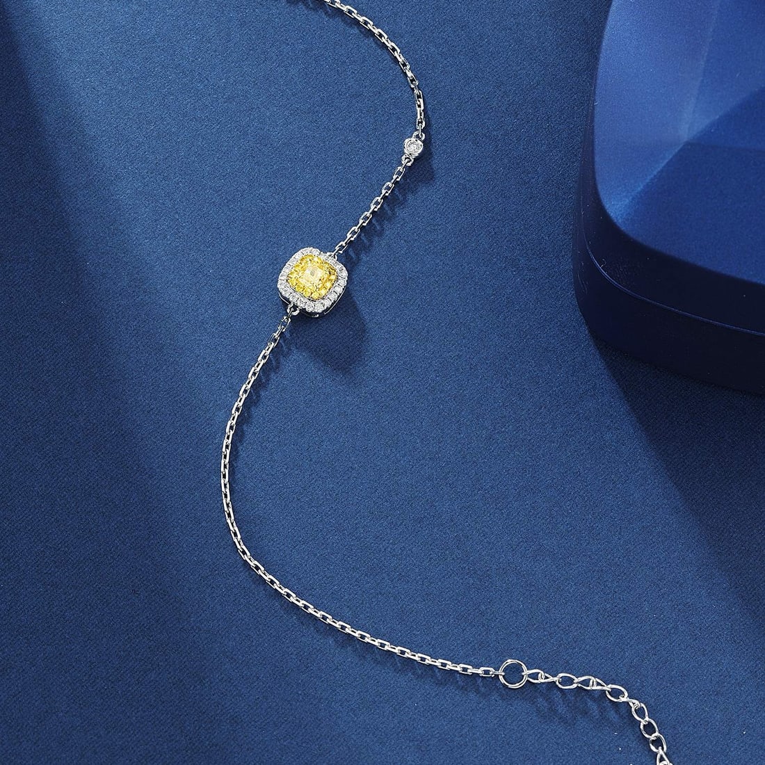 14k Gold 0.37 Ctw Natural Yellow Diamond & Diamond Bracelet - 3