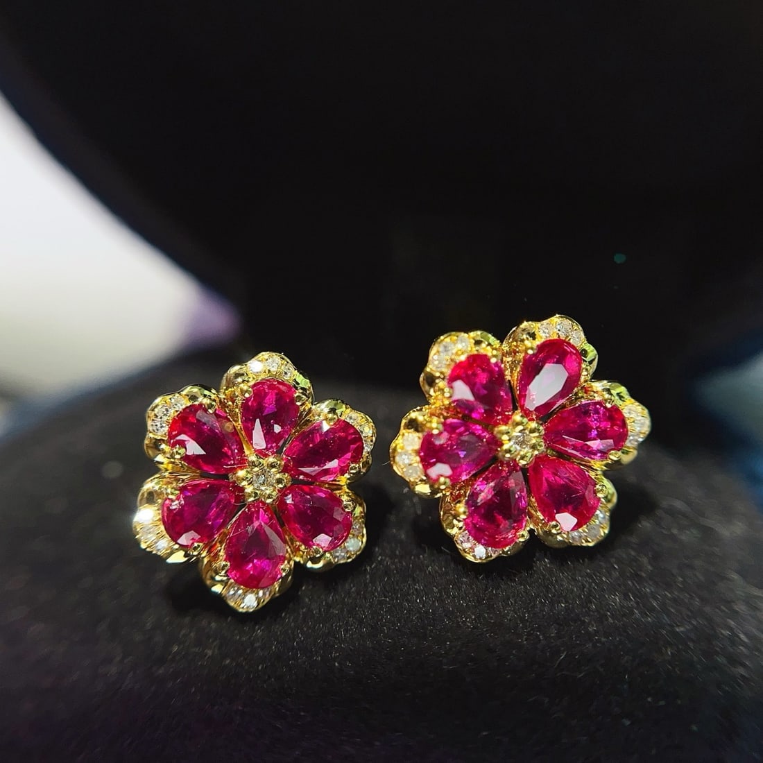 14k Gold 2.10 Ct Natural Ruby & Diamond & Flowers Earrings: Ref:231180350 // gold content:14k gold // main gemstone:ruby // shape:pear // carat weight:2. 10ct // color:red // treatment:natural // // adjacent gemstone 2 : diamond // number of stones:38 // shape