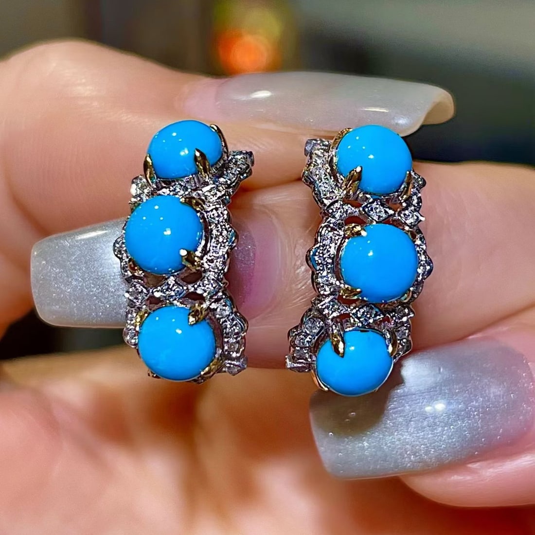 14k Gold 3.54 Ctw Natural Blue Turquoise & Diamond Earrings: Ref:231180359 // gold content:14k gold // main gemstone:blue turquoise // shape:round // carat weight:3. 36ct // color:blue // treatment:natural // cut grade:g // // adjacent gemstone 2 : diamond //