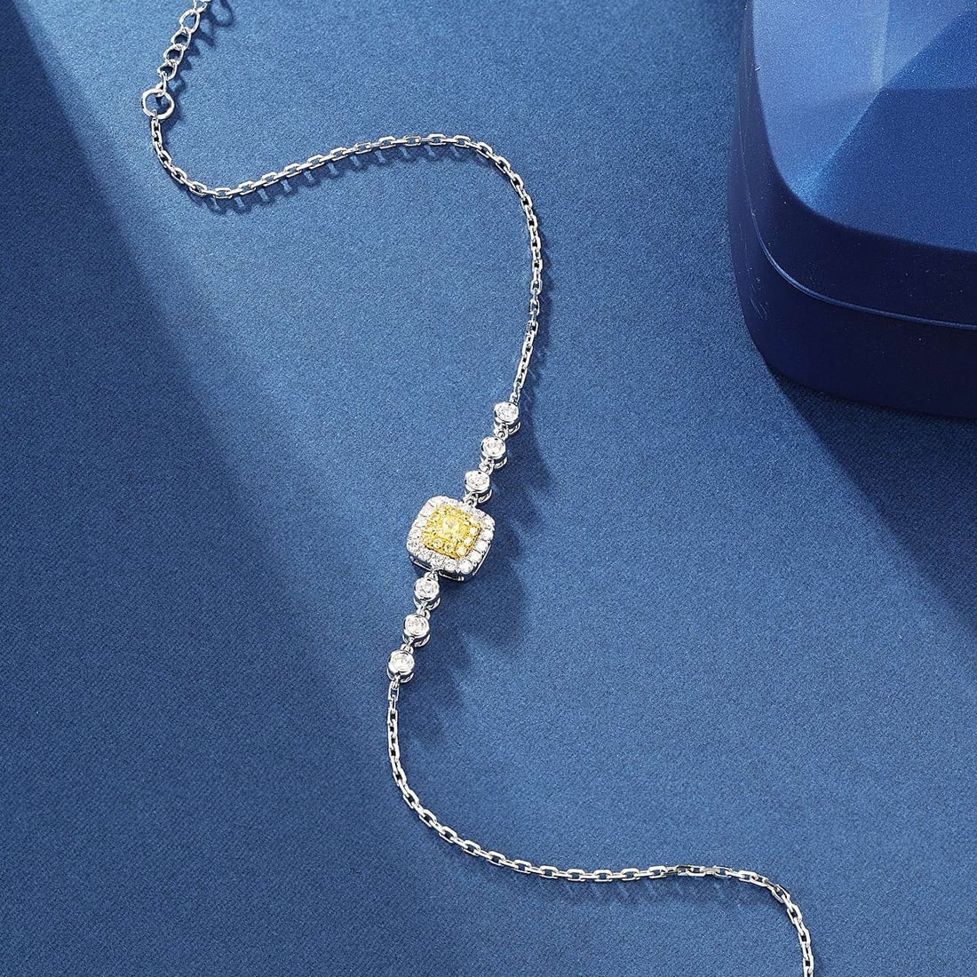 14k Gold 0.40 Ctw Natural Yellow Diamond & Diamond Bracelet - 3
