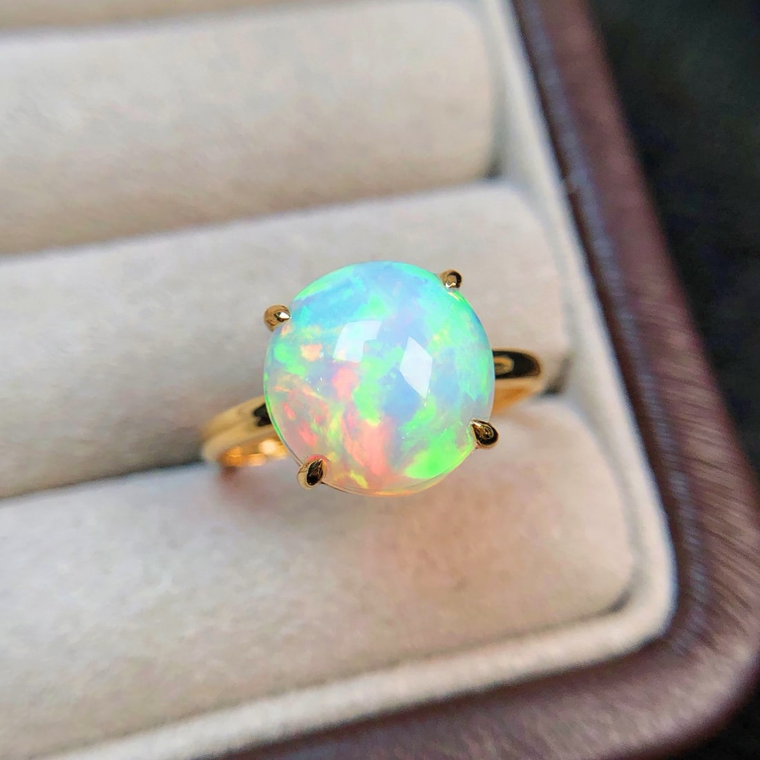 14k Gold 2.66 Ct Natural Opal Ring - 4