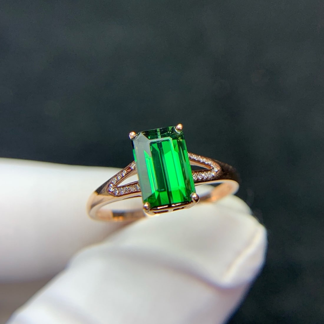 14k Gold 2.2 Ct Natural Tourmaline & Diamond Ring: Ref:231180406 // gold content:14k gold // ring size:7. 25us // // main gemstone:tourmaline // shape:octagonal // carat weight:2. 2ct // color:green // treatment:natural // // adjacent gemstone 2 :
