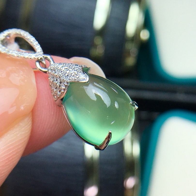 14k Gold 7.5 Ct Natural Prehnite & Diamond Pendant( Without Chain ) - 2