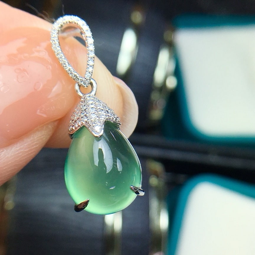 14k Gold 7.5 Ct Natural Prehnite & Diamond Pendant( Without Chain ) - 3