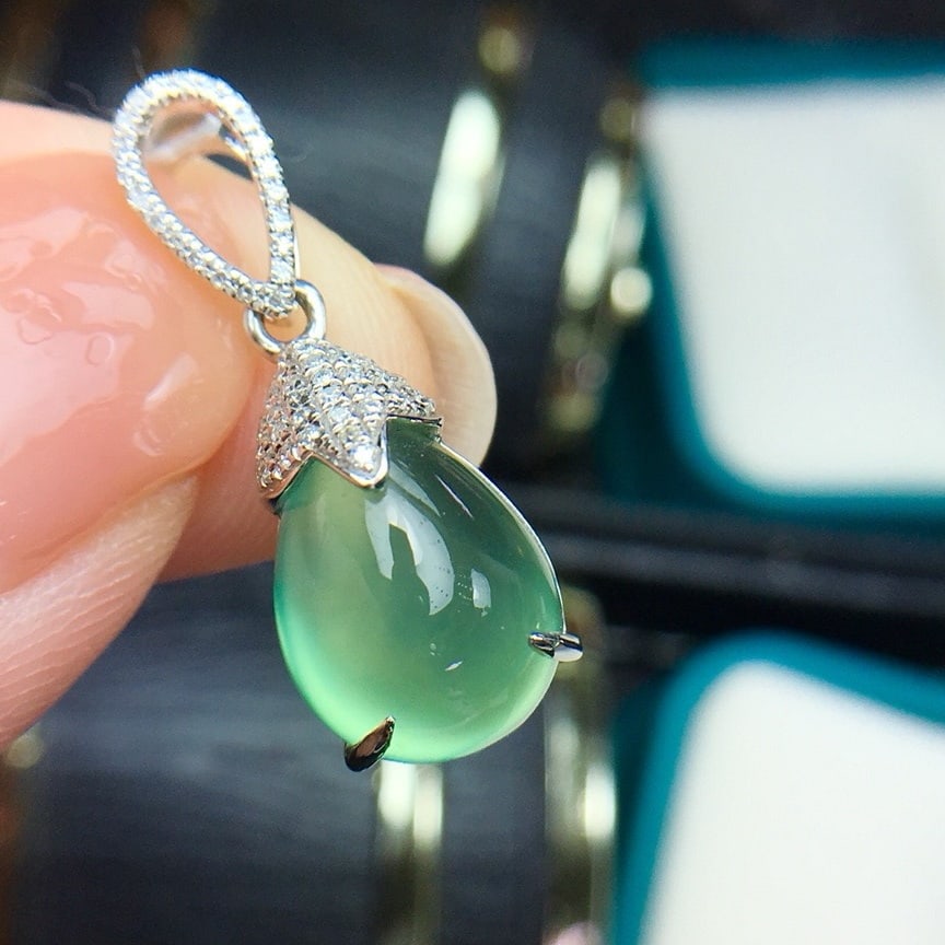 14k Gold 7.5 Ct Natural Prehnite & Diamond Pendant( Without Chain ) - 4
