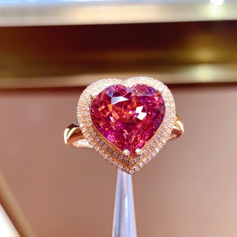 14k Gold 6.0 Ct Natural Tourmaline & Diamond Ring: Ref:231180444 // gold content:14k gold // ring size:7. 25us // // main gemstone:tourmaline // shape:heart // carat weight:6. 0ct // color:red // treatment:natural // // adjacent gemstone 2 : diamond